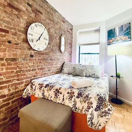 Times Square Manhattan - Private Room In 2 Bedroom Apartment نيو يورك المظهر الخارجي الصورة